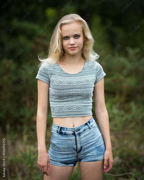 Senior Pictures it is the light at the end of the tunnel in high school. . Pictures of teenage girls belly buttons